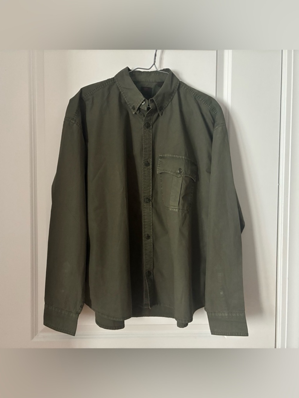 Levi’s Loose Cropped Olive Green Button-Up Shirt
